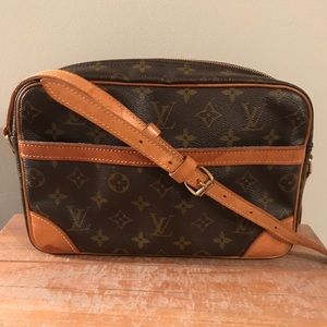 LOUIS VUITTON Trocadero 24 Crossbody Bag!